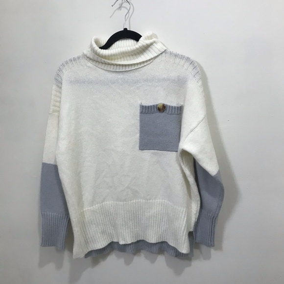 alison andrews Sweaters - Women's Cream Turtleneck Sweater with Light Gray Pocket & Cuffs
